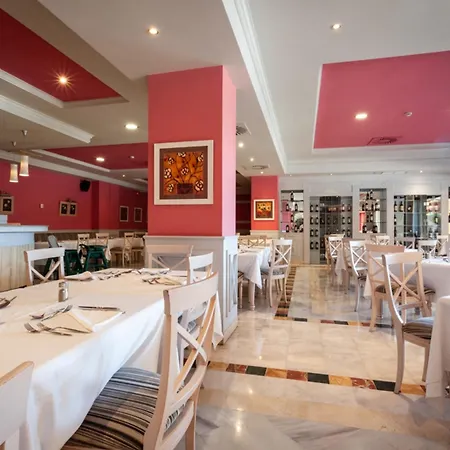 فندق هوليداي وورلد