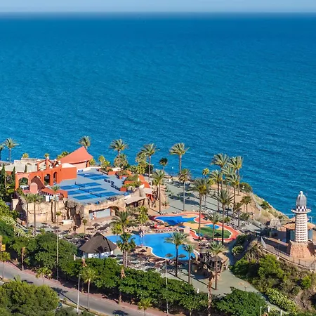 World Resort, Affiliated By Melia Hotel 4*